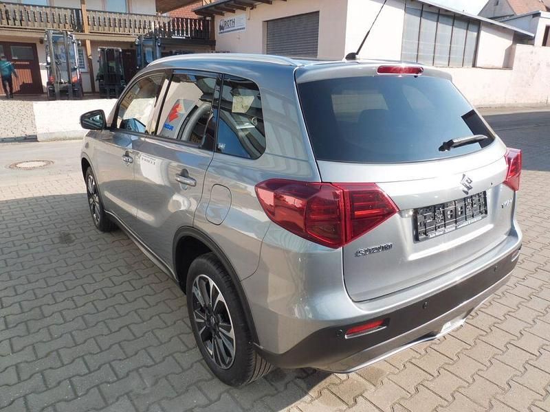 Gebraucht Suzuki Vitara Comfort+ 140 PS (102 kW) 2019 Grau SUV