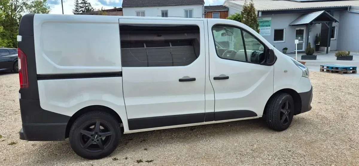 Gebraucht Renault Trafic 140 PS (102 kW) 2015 Weiß Van / Kleinbus