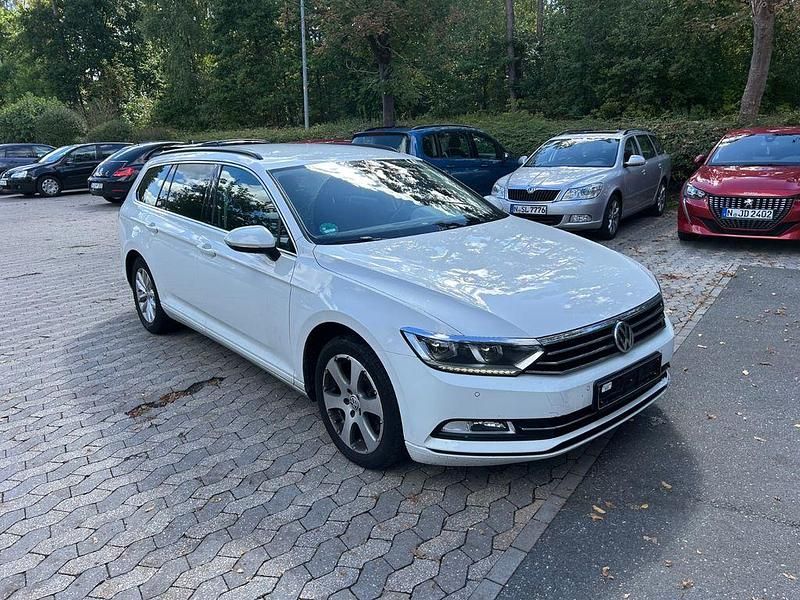 Weiß Gebraucht 2017 VW Passat Comfortline Kombi | 7.500 € (Superpreis) - Bild 1/4