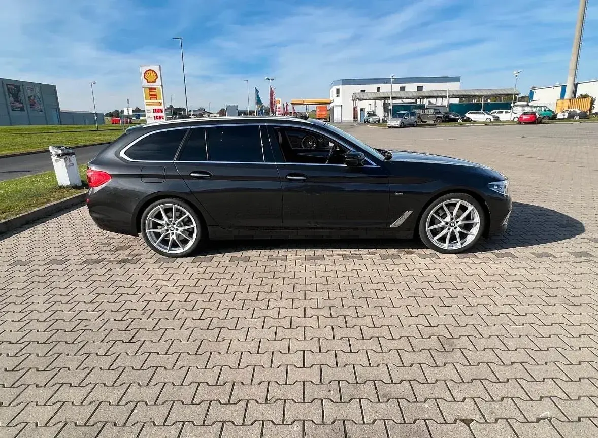 Gebraucht BMW 530 Luxury Line 256 PS (188 kW) 2018 Grau Kombi