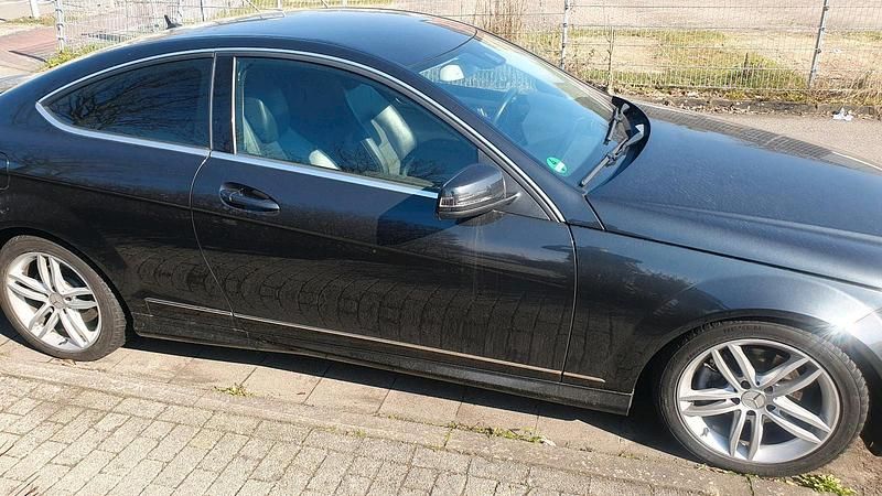 Gebraucht Mercedes C220 170 PS (125 kW) 2012 Silber Coupé