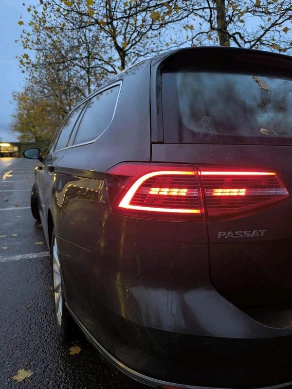 Braun Gebraucht 2016 VW Passat Kombi | 13.600 € (Fairer Preis) - Bild 1/4