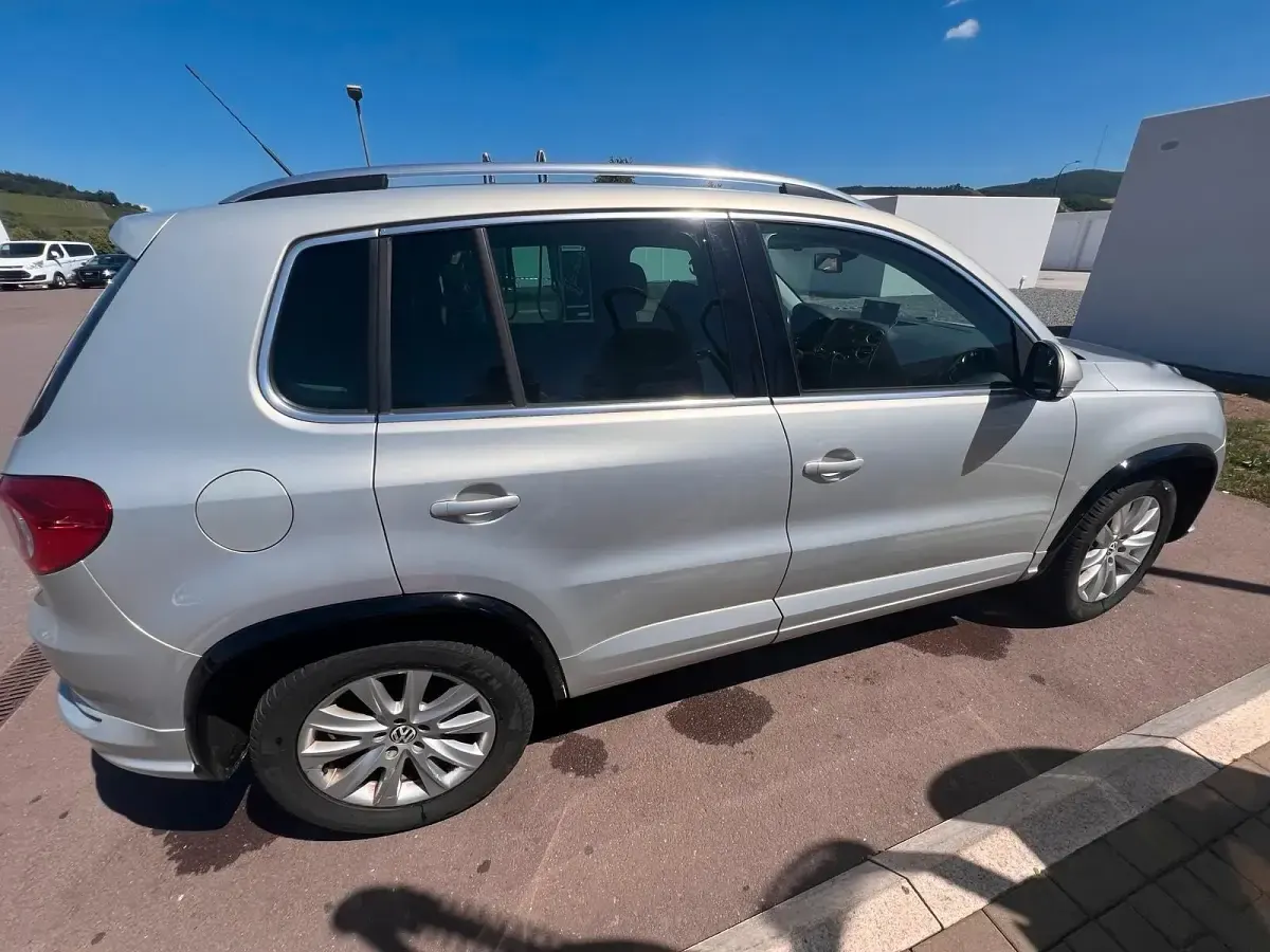 Gebraucht VW Tiguan 140 PS (102 kW) 2010 Gold SUV