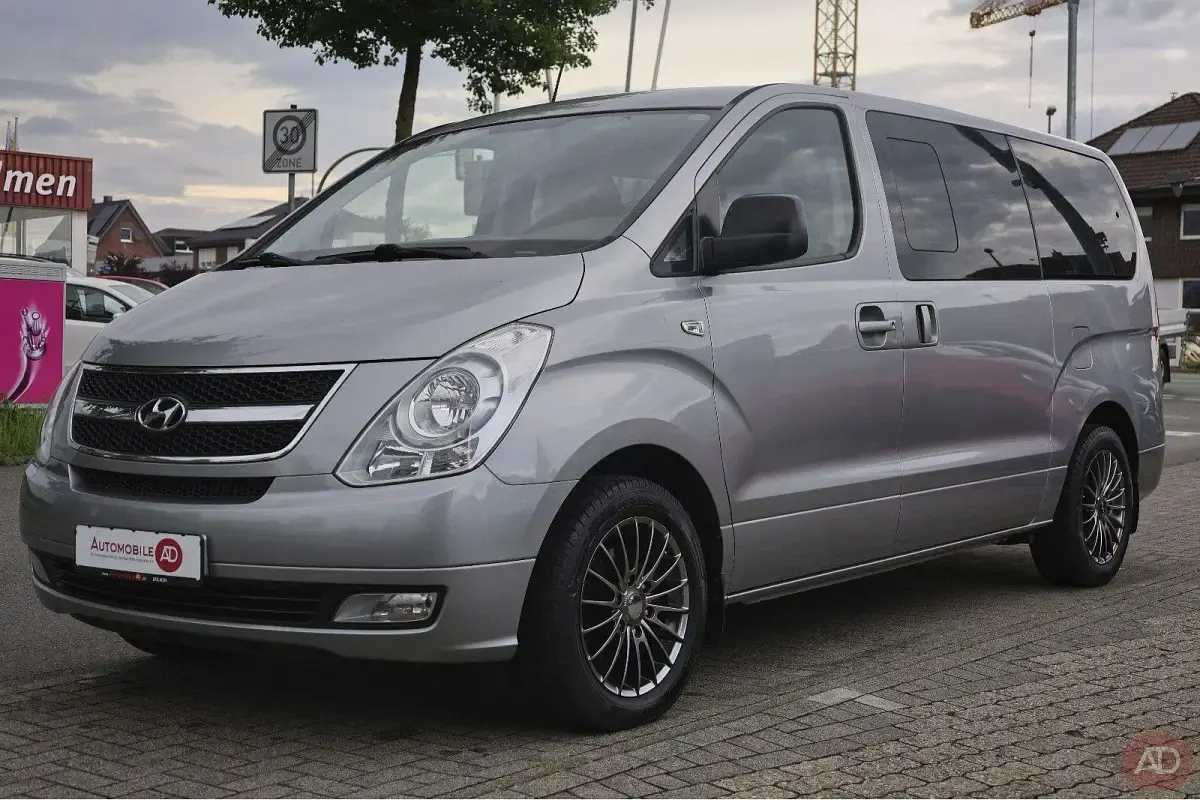 Gebraucht Hyundai H-1 Premium 170 PS (125 kW) 2012 Grau Van / Kleinbus