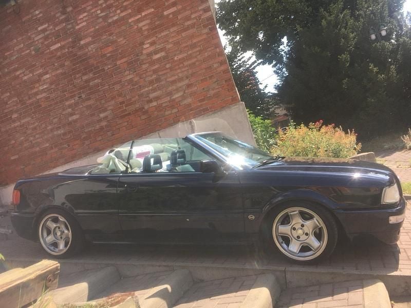 Second-hand Audi 80 Basis 116 CP (85 kW) 1994 Albastru Cabrio