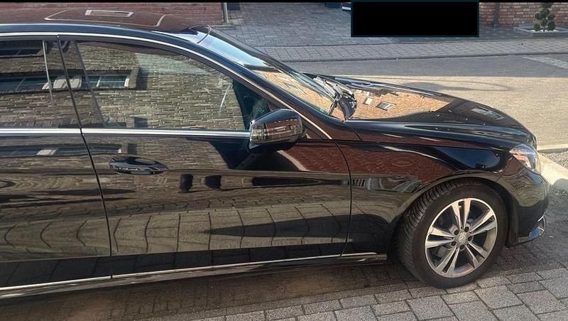 Second-hand Mercedes E300 Edition 231 CP (169 kW) 2017 Negru Berlinǎ