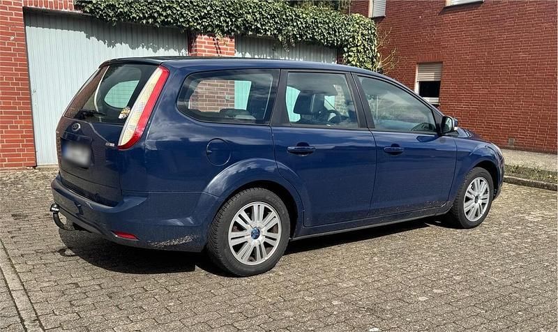 Gebraucht Ford Focus 109 PS (80 kW) 2009 Blau Kombi