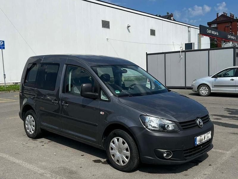 Second-hand VW Caddy Trendline 75 CP (55 kW) 2011 Argintiu Monovolum