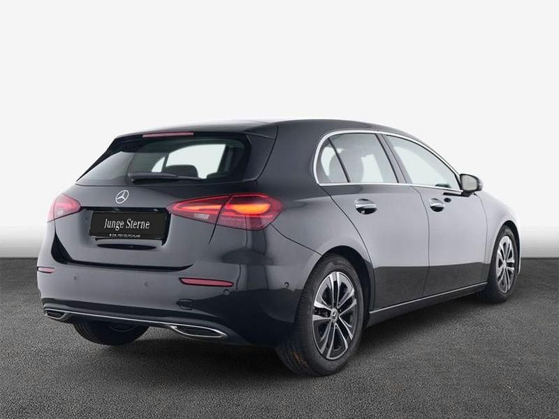 Gebraucht Mercedes A200 Advanced Plus 163 PS (119 kW) 2025 Schwarz Limousine