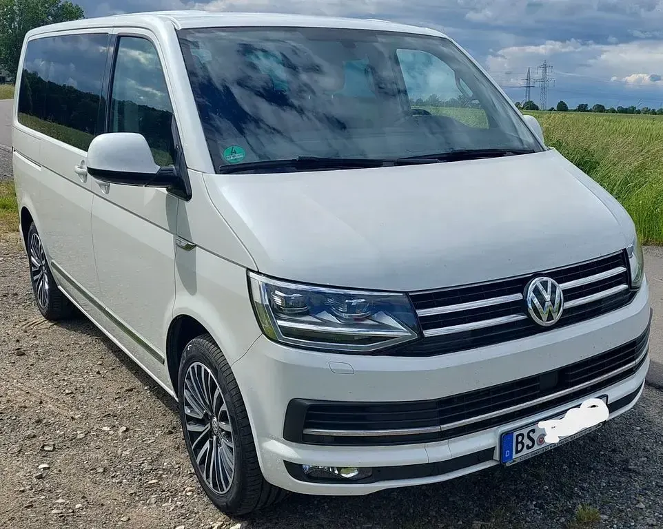Gebraucht VW Multivan Highline 204 PS (150 kW) 2016 Weiß Van / Kleinbus