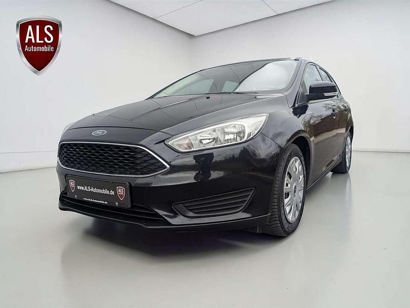 Gebraucht Ford Focus Ambiente 101 PS (74 kW) 2015 Pantherschwarz metallic Kombi