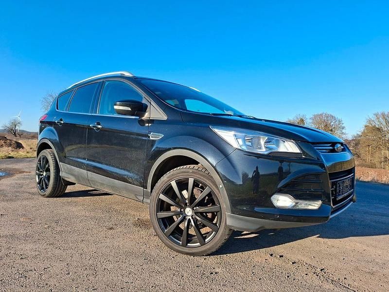Gebraucht Ford Kuga Titanium 163 PS (119 kW) 2014 Schwarz SUV