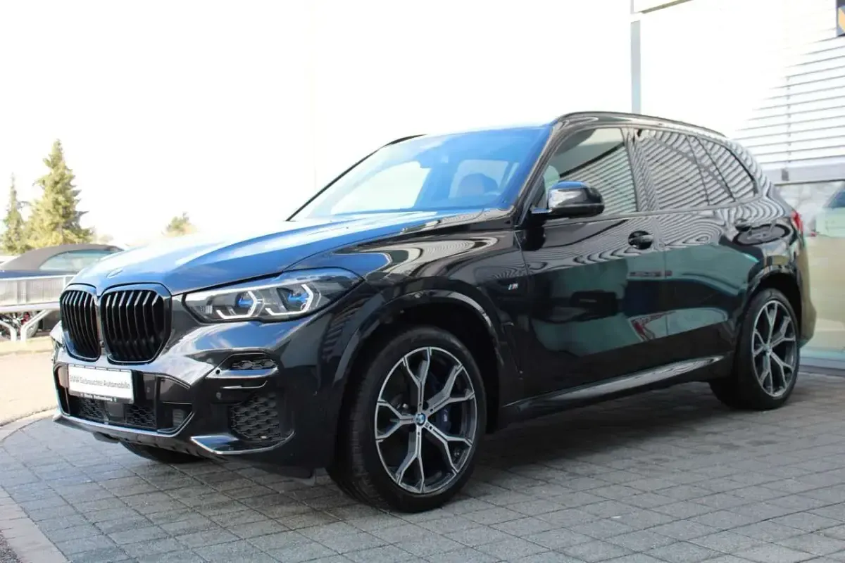 Gebraucht BMW X5 M Sport 340 PS (250 kW) 2023 Black saphire SUV