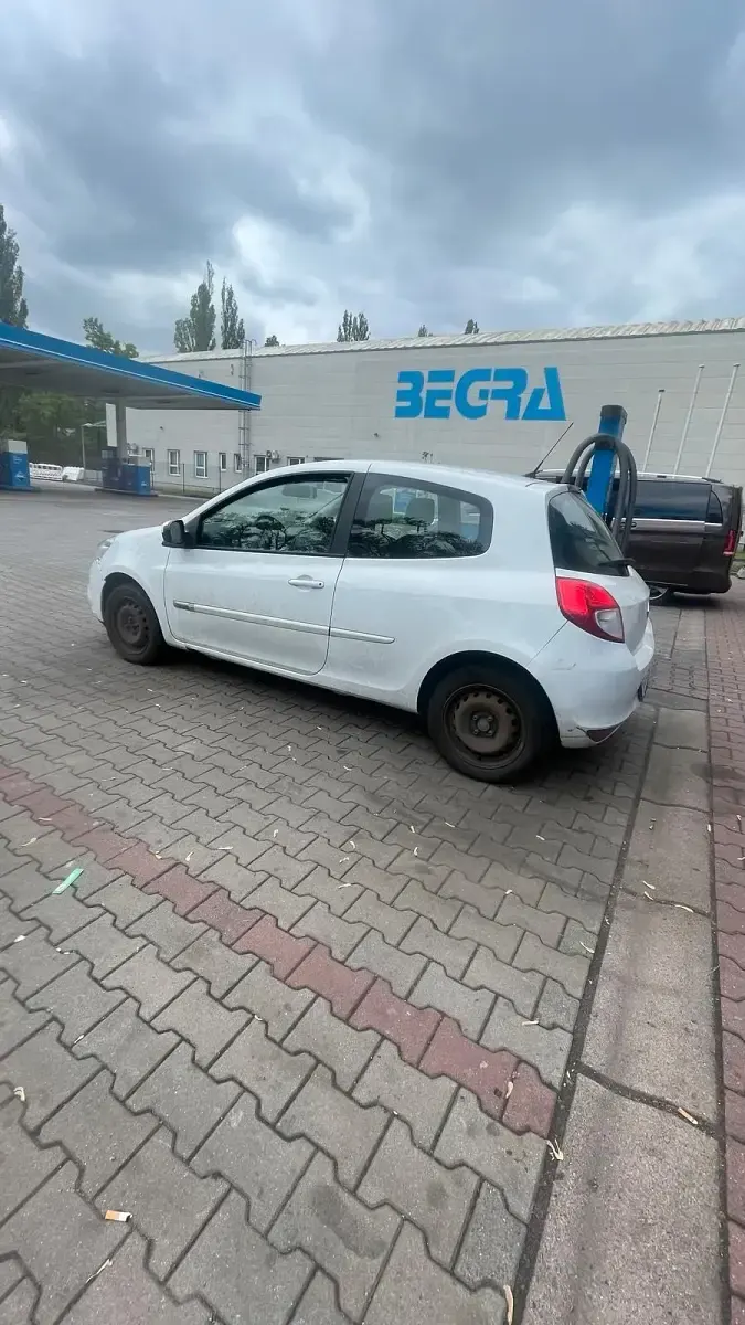 Gebraucht Renault Clio IV 75 PS (55 kW) 2013 Weiß Kleinwagen
