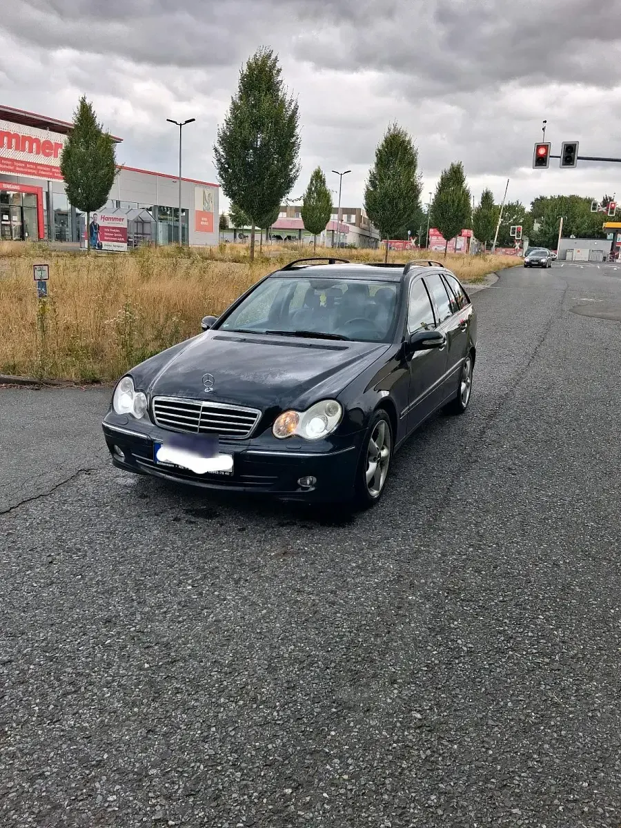 Gebraucht Mercedes C320 224 PS (164 kW) 2006 Schwarz Kombi