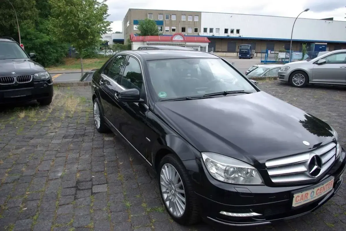 Gebraucht Mercedes C250 204 PS (150 kW) 2011 Obsidianschwarz Limousine