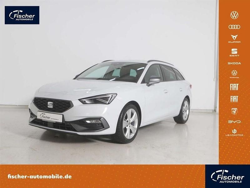 Weiß Gebraucht 2025 Seat Leon FR Limousine | 27.480 € (Fairer Preis) - Bild 1/4