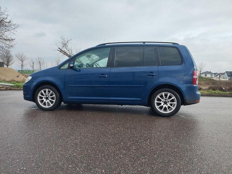 Gebraucht VW Touran 140 PS (102 kW) 2008 Blau Van / Kleinbus