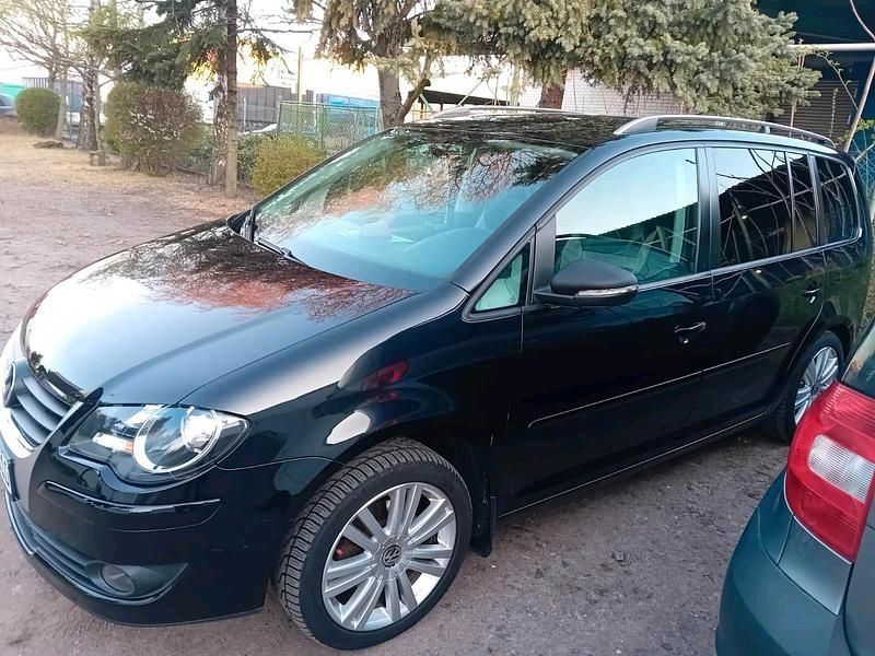 Gebraucht VW Touran 140 PS (102 kW) 2010 Schwarz Van / Kleinbus