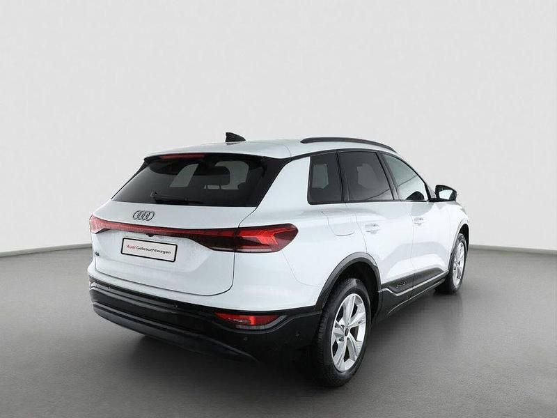 Gebraucht Audi Q6 e-tron Ambiente 185 kW (252 PS) 2025 Gletscherweiß SUV