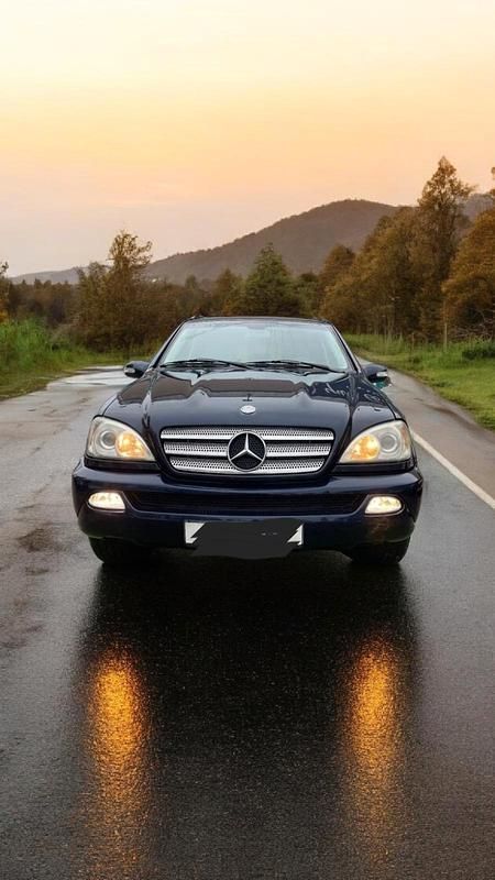 Gebraucht Mercedes ML270 163 PS (119 kW) 2004 Blau SUV