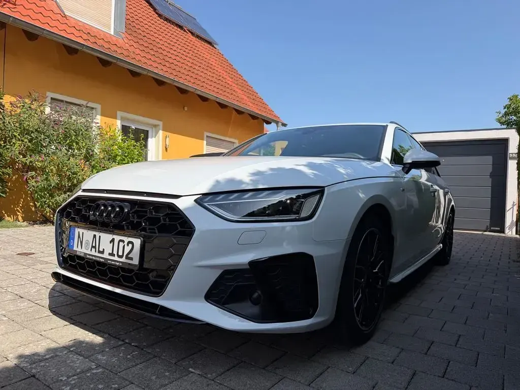 Gebraucht Audi A4 S-Line 204 PS (150 kW) 2025 Weiß Limousine