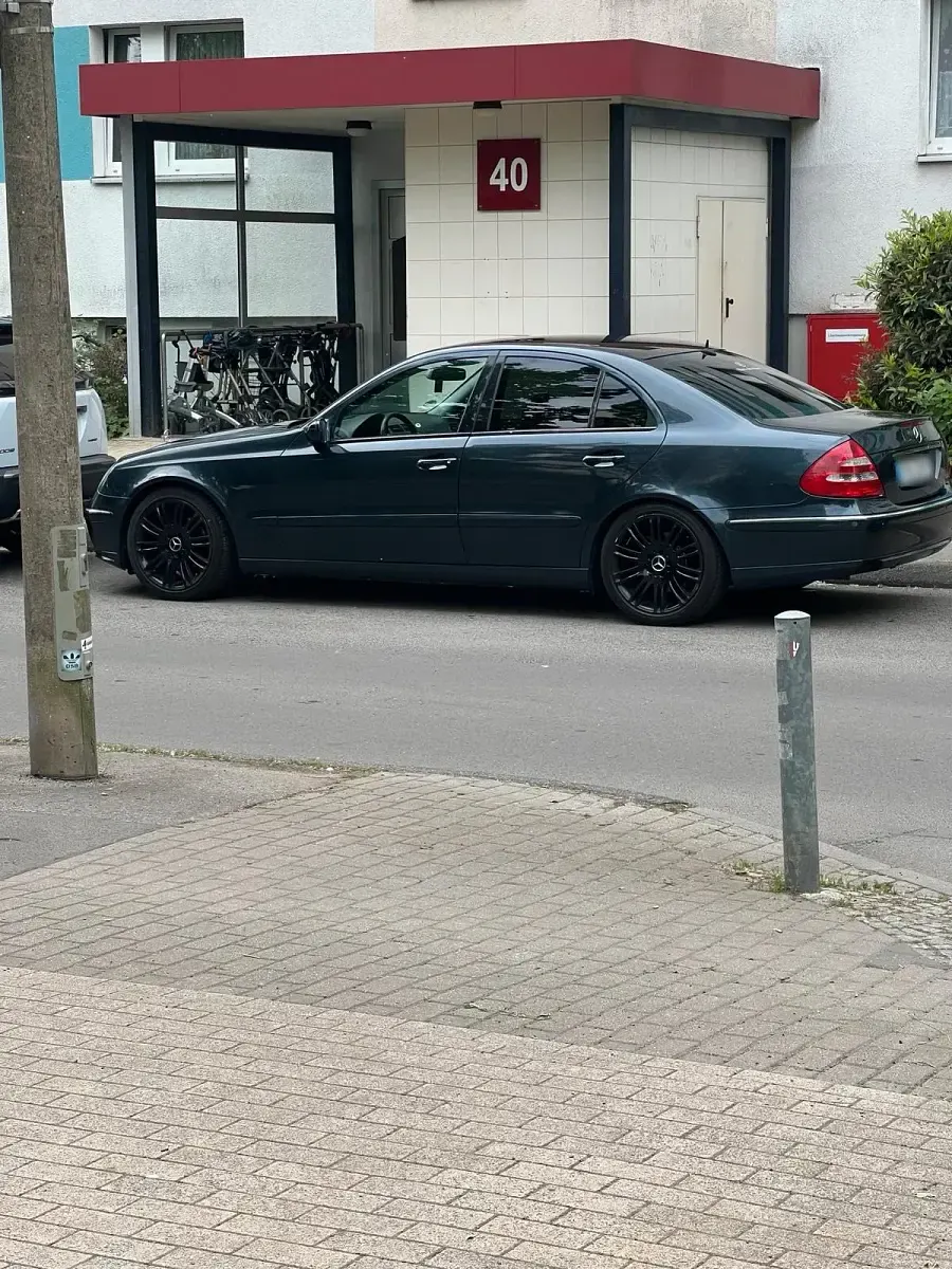 Gebraucht Mercedes E280 190 PS (139 kW) 2005 Andere farben Limousine