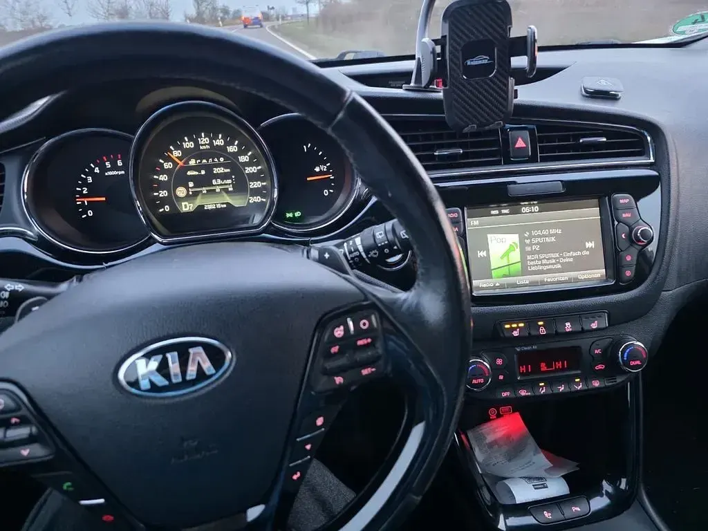 Gebraucht Kia Ceed 136 PS (100 kW) 2016 Weiß Kleinwagen