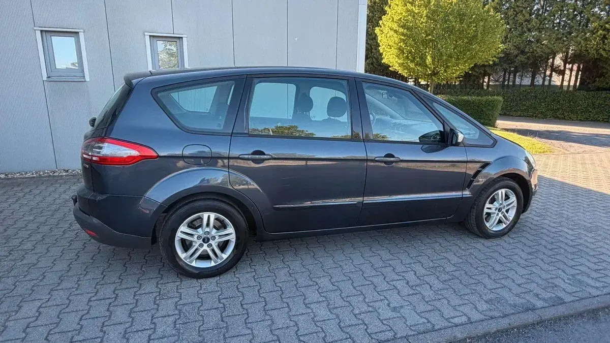 Gebraucht Ford S-MAX Trend 116 PS (85 kW) 2010 Grau Van / Kleinbus
