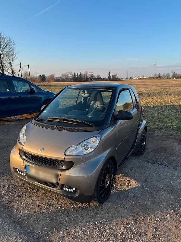 Beige Gebraucht 2011 Smart ForTwo Coupé Coupé | 5.500 € (Fairer Preis) - Bild 1/4