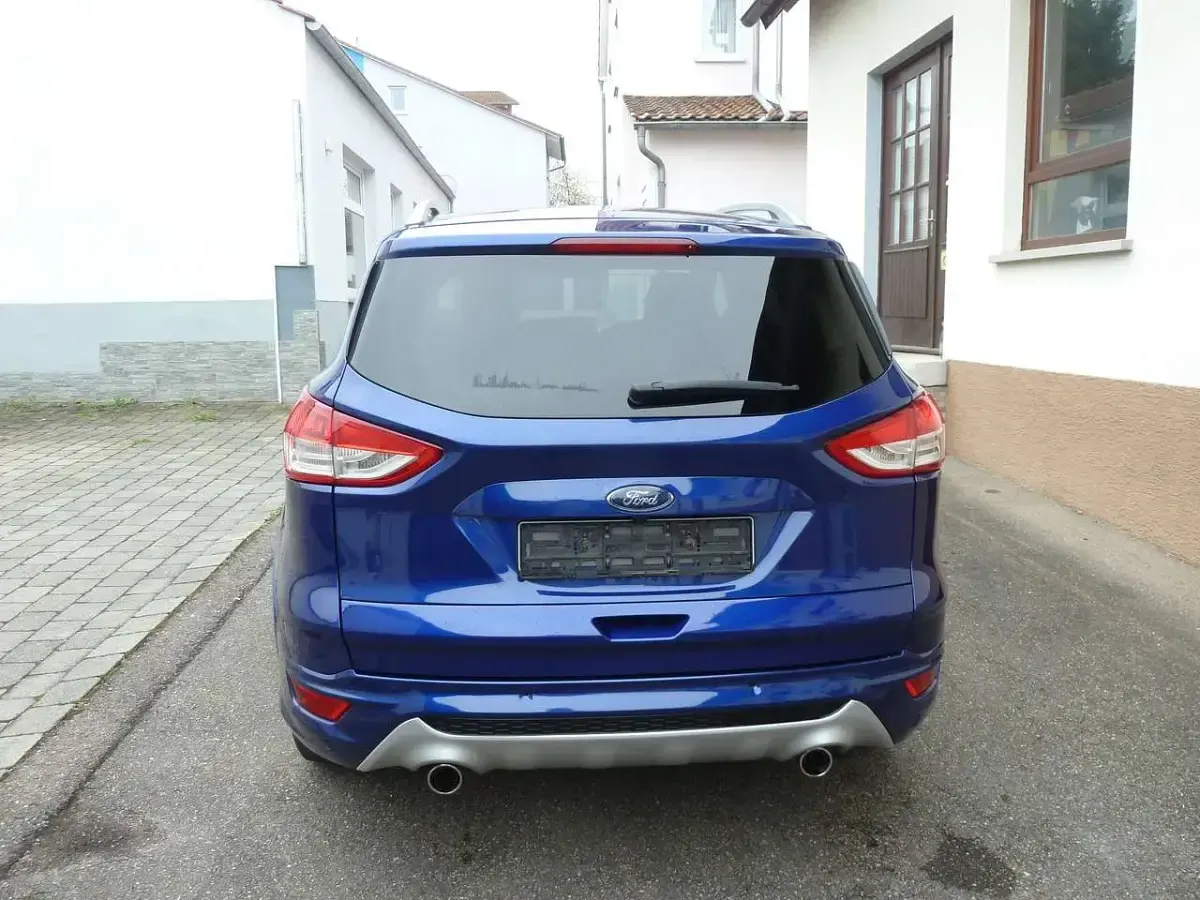 Gebraucht Ford Kuga Titanium 150 PS (110 kW) 2016 Blau SUV