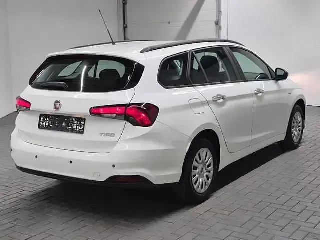 Usado Fiat Tipo Pop 120 CV (88 kW) 2018 Blanco Familiar