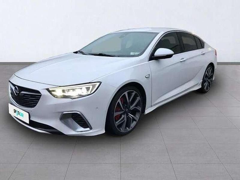 Gebraucht Opel Insignia Sport 209 PS (153 kW) 2019 Abalone weiss (p3s) Coupé