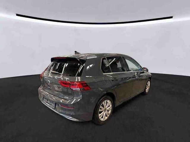 Gebraucht VW Golf VIII Style 150 PS (110 kW) 2023 Uranograu Limousine