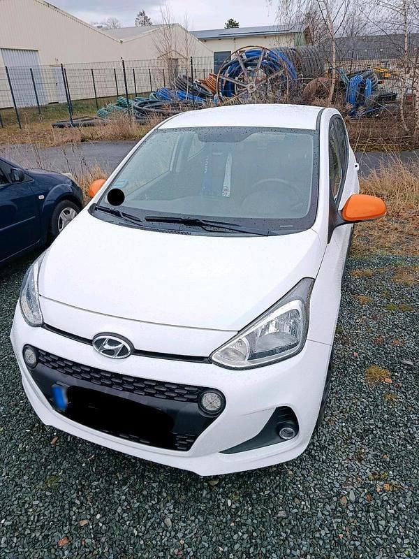 Gebraucht Hyundai i10 83 PS (61 kW) 2017 Weiß Kleinwagen