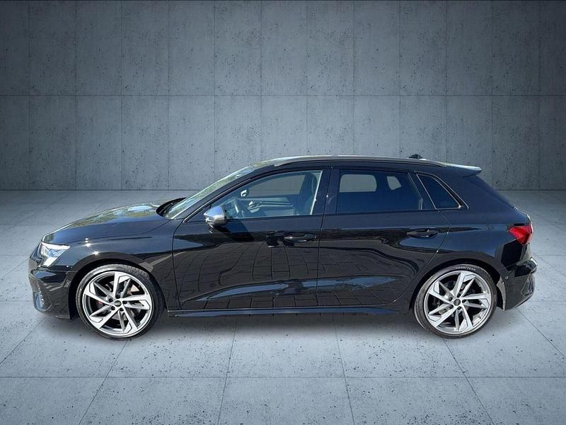 Gebraucht Audi S3 Ambiente 310 PS (228 kW) 2023 Mythosschwarz metallic Limousine