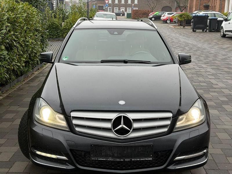 Gebraucht Mercedes C220 170 PS (125 kW) 2012 Schwarz Limousine