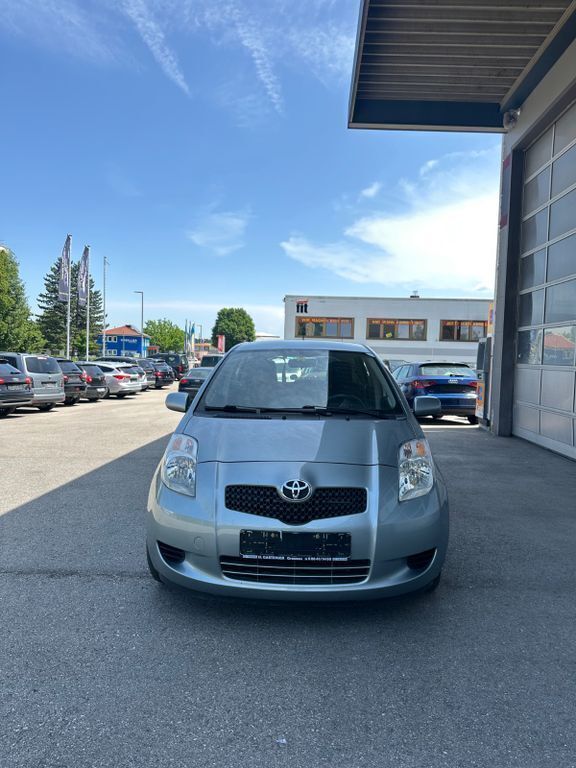Silber Gebraucht 2006 Toyota Yaris Sol Limousine | 3.500 € (Guter Preis) - Bild 1/4