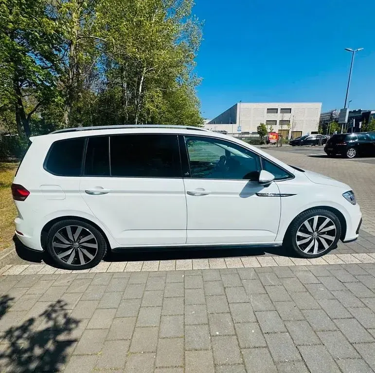 Gebraucht VW Touran Sound 150 PS (110 kW) 2017 Weiß Van / Kleinbus