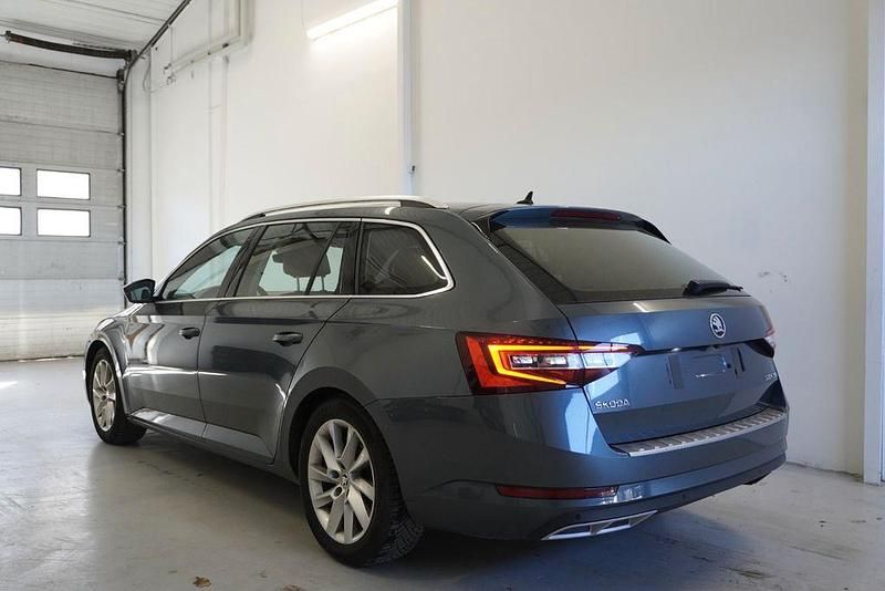 Gebraucht Skoda Superb Style 150 PS (110 kW) 2019 Grau Limousine