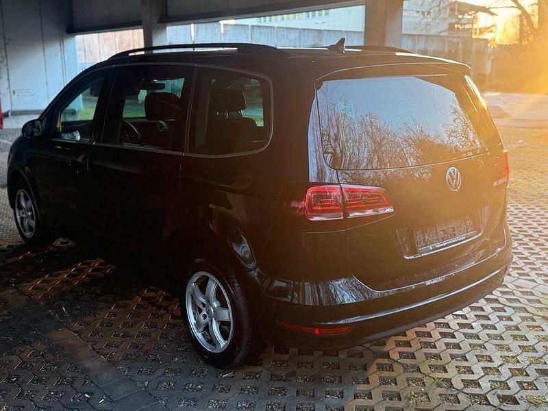 Gebraucht VW Sharan Comfortline 150 PS (110 kW) 2015 Schwarz Van / Kleinbus