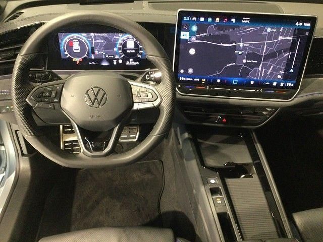 Gebraucht VW Passat R-line 193 PS (141 kW) 2025 Oyster silver grenadillschwarz Kombi