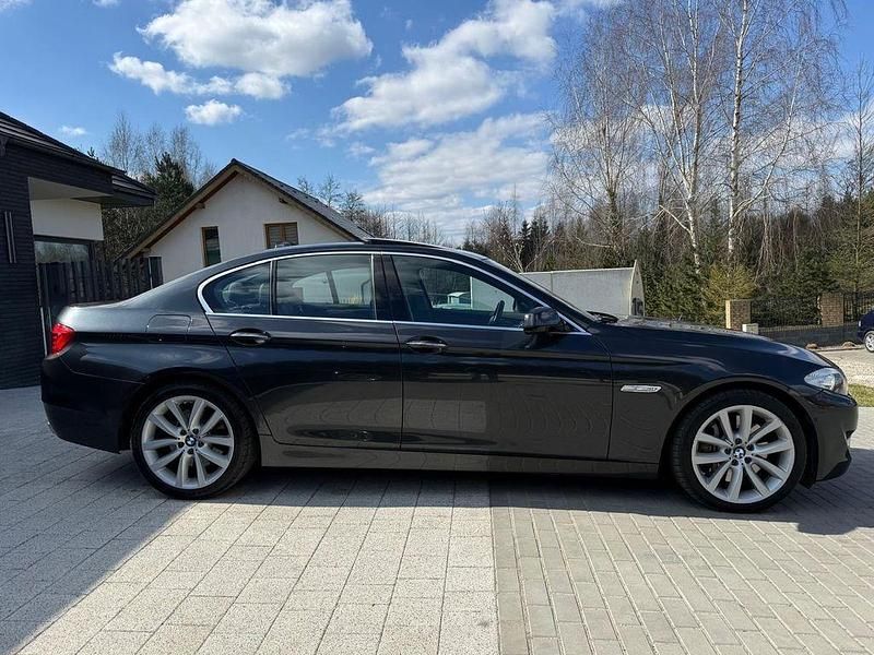Gebraucht BMW 550 Performance 408 PS (300 kW) 2010 Grau Limousine