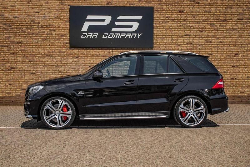 Gebraucht Mercedes ML63 AMG AMG 557 PS (409 kW) 2012 Schwarz SUV