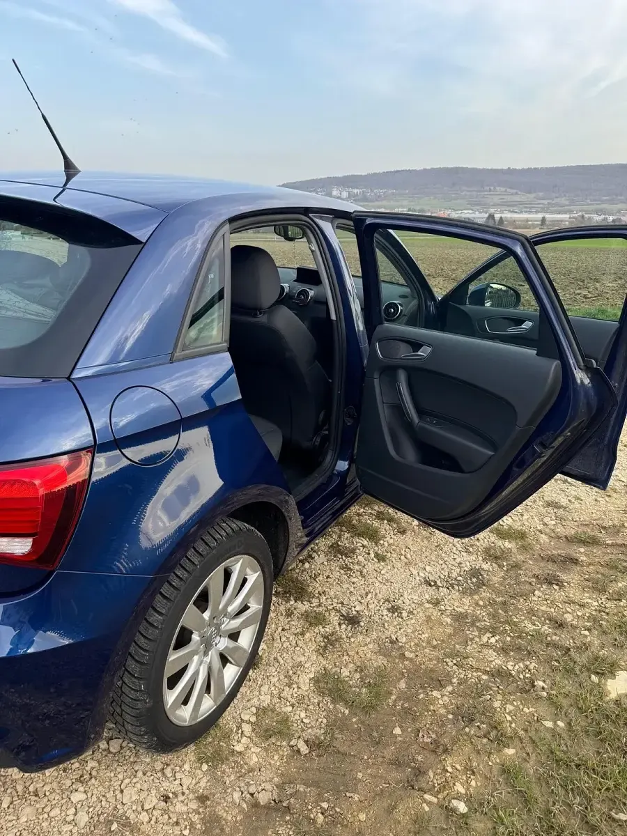Gebraucht Audi A1 90 PS (66 kW) 2018 Blau Kleinwagen