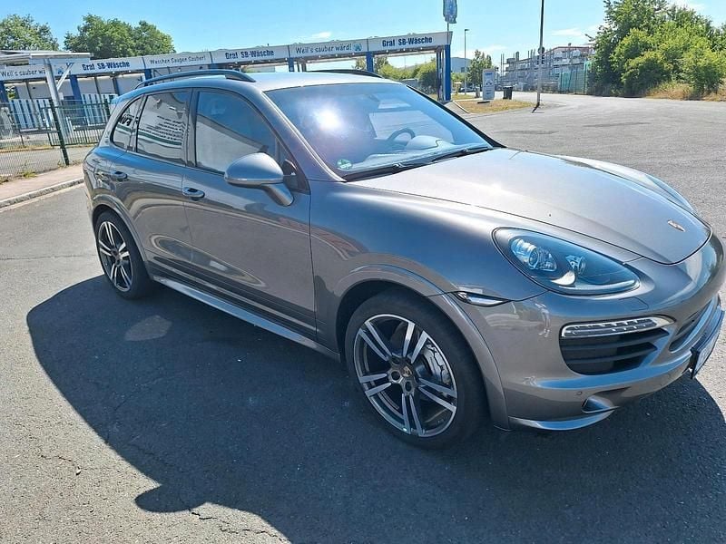 Grau Gebraucht 2012 Porsche Cayenne SUV | 26.500 € (Fairer Preis) - Bild 1/4