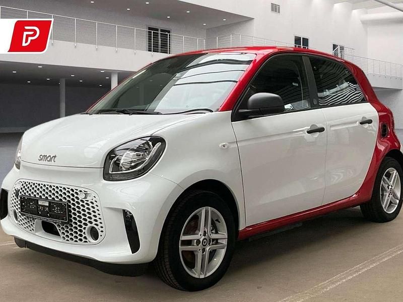 Weiß rot Gebraucht 2022 Smart ForFour Electric Drive Kleinwagen | 10.700 € (Fairer Preis) - Bild 1/4