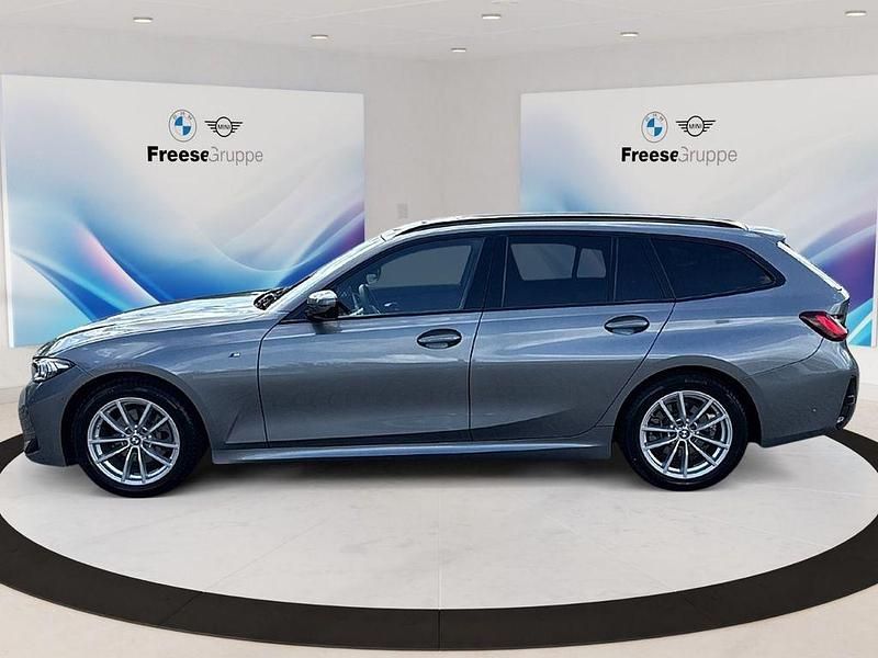 Gebraucht BMW 320 M Sport 190 PS (139 kW) 2024 Skyscraper grau metallic Kombi