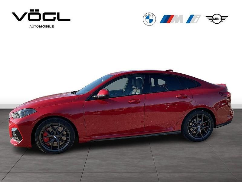 Gebraucht BMW 220 Performance 190 PS (139 kW) 2022 Melbourne red Coupé