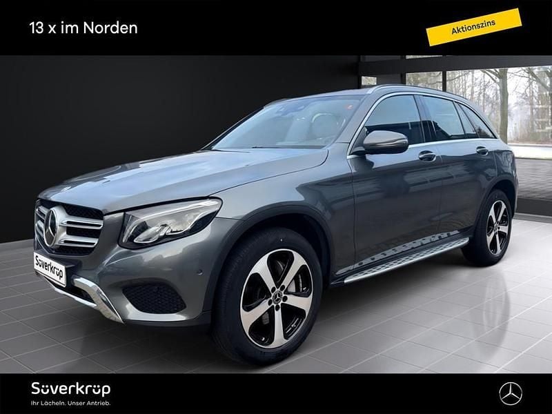 Grau Gebraucht 2017 Mercedes GLC220 SUV | 24.444 € (Fairer Preis) - Bild 1/4